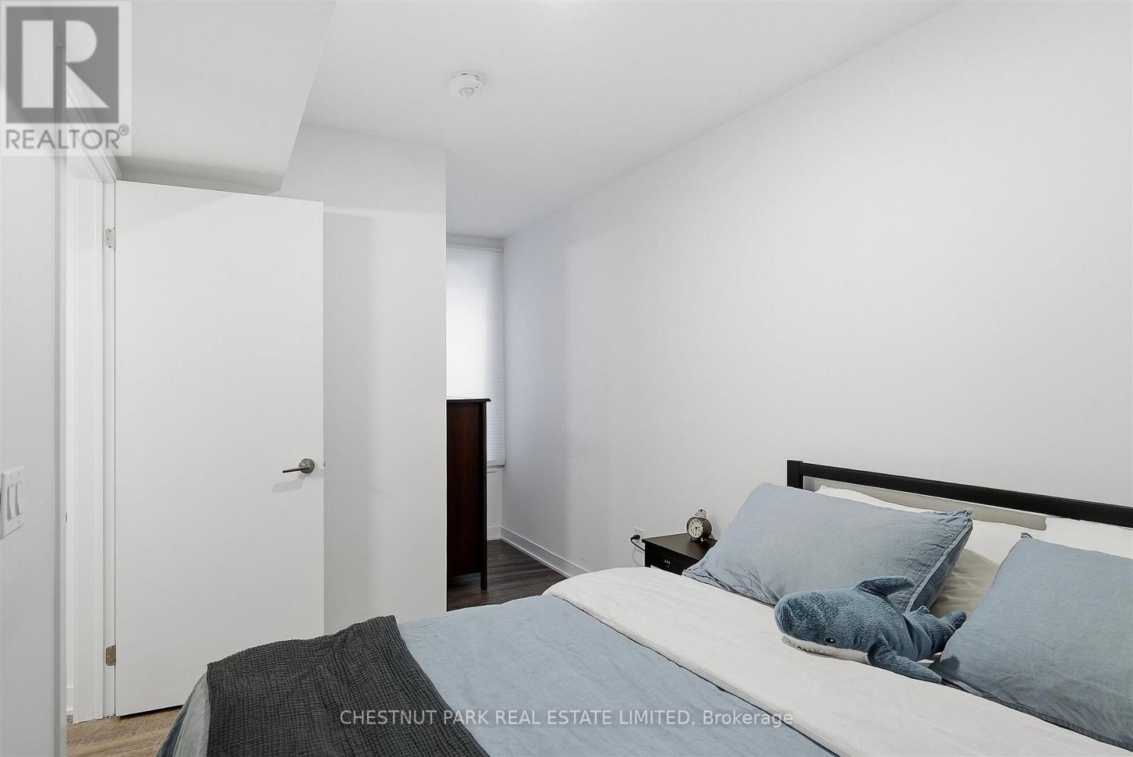 Th12 - 20 Ed Clark Gardens, Toronto, Ontario  M6N 0B5 - Photo 22 - W13850544