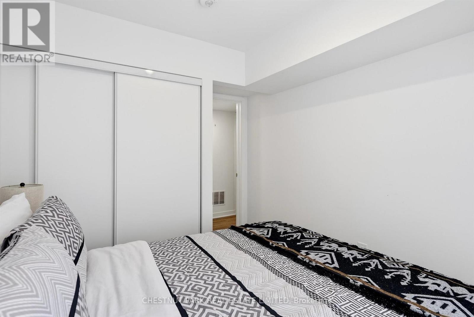 Th12 - 20 Ed Clark Gardens, Toronto, Ontario  M6N 0B5 - Photo 25 - W13850544