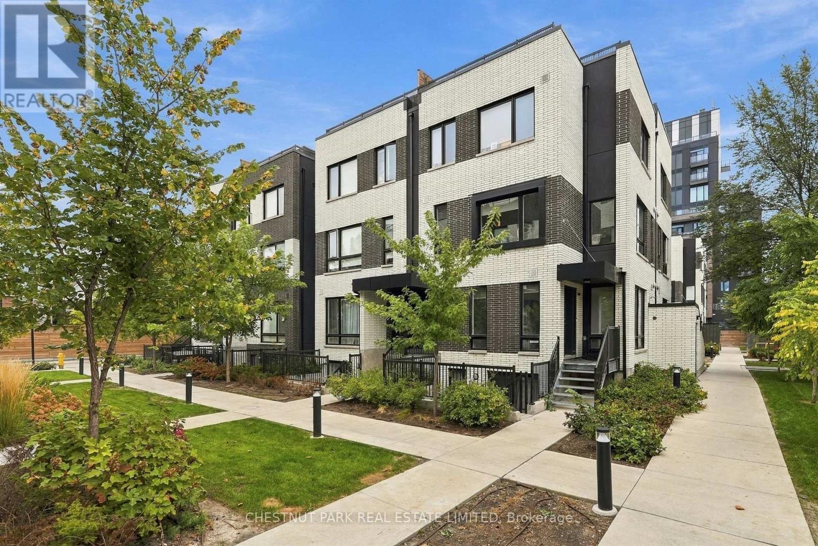Th12 - 20 Ed Clark Gardens, Toronto, Ontario  M6N 0B5 - Photo 34 - W13850544
