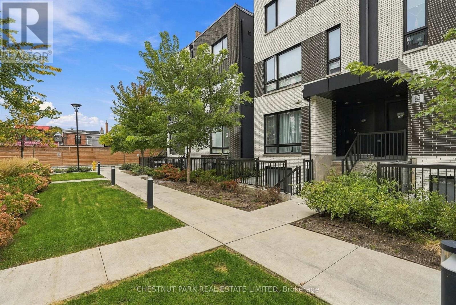 Th12 - 20 Ed Clark Gardens, Toronto, Ontario  M6N 0B5 - Photo 35 - W13850544