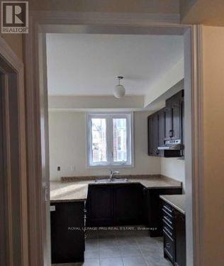 11 Sprucewood Road, Brampton, Ontario  L6Z 0J3 - Photo 4 - W13850572