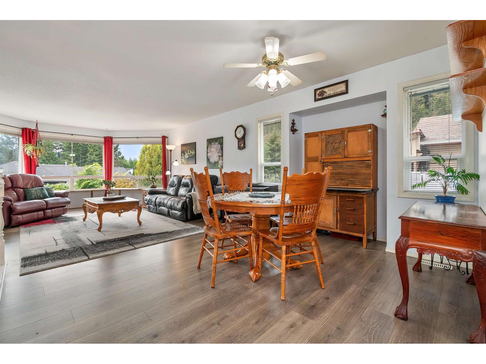 425 HADWAY DRIVE|Harrison Hot Springs