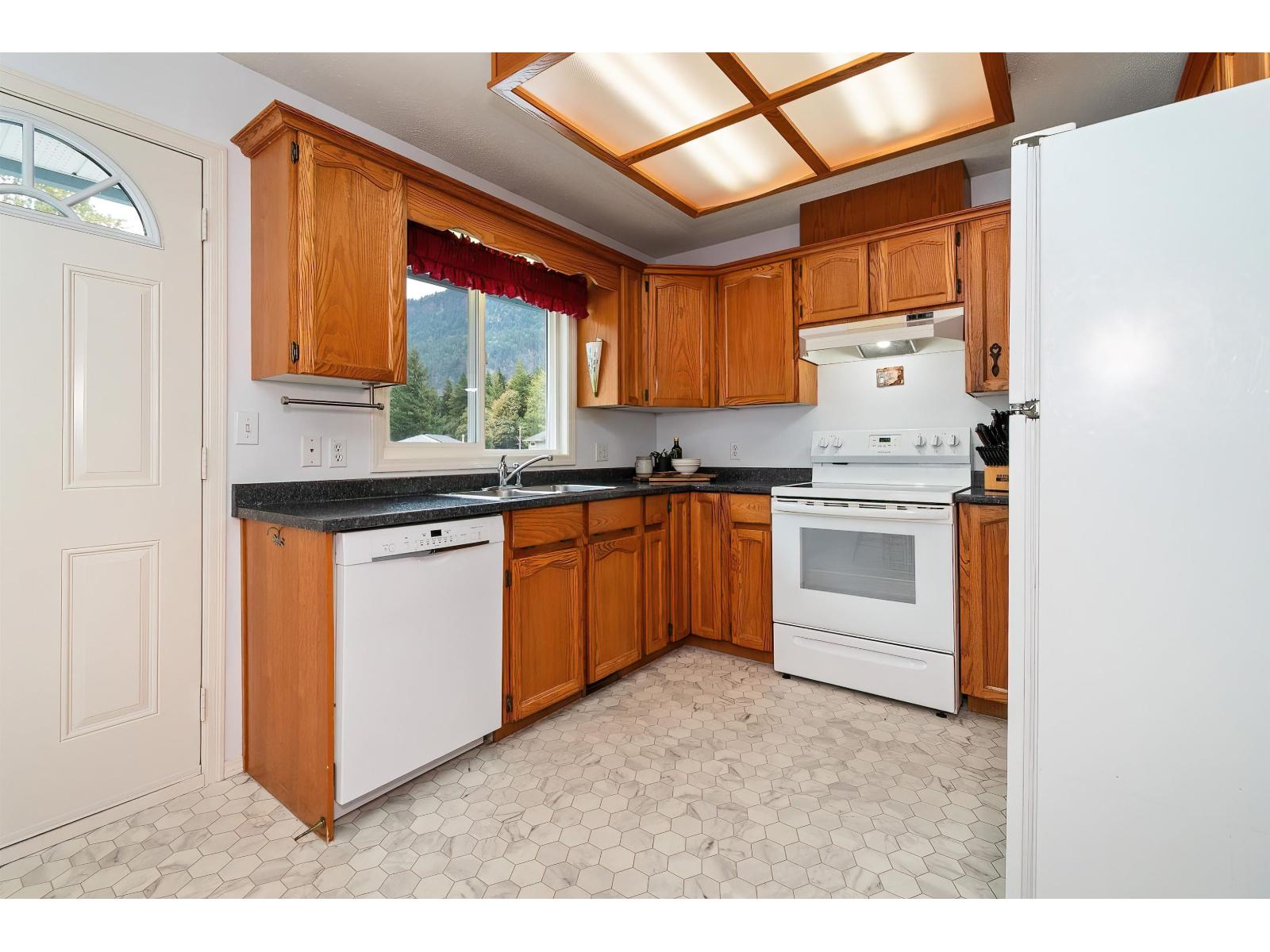 425 HADWAY DRIVE|Harrison Hot Springs