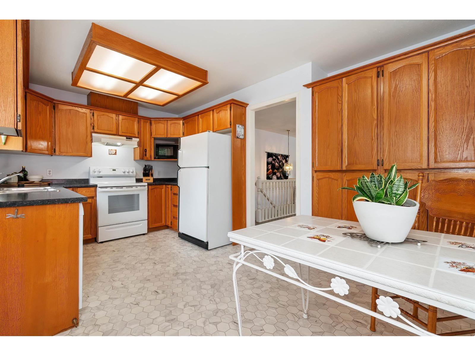 425 HADWAY DRIVE|Harrison Hot Springs