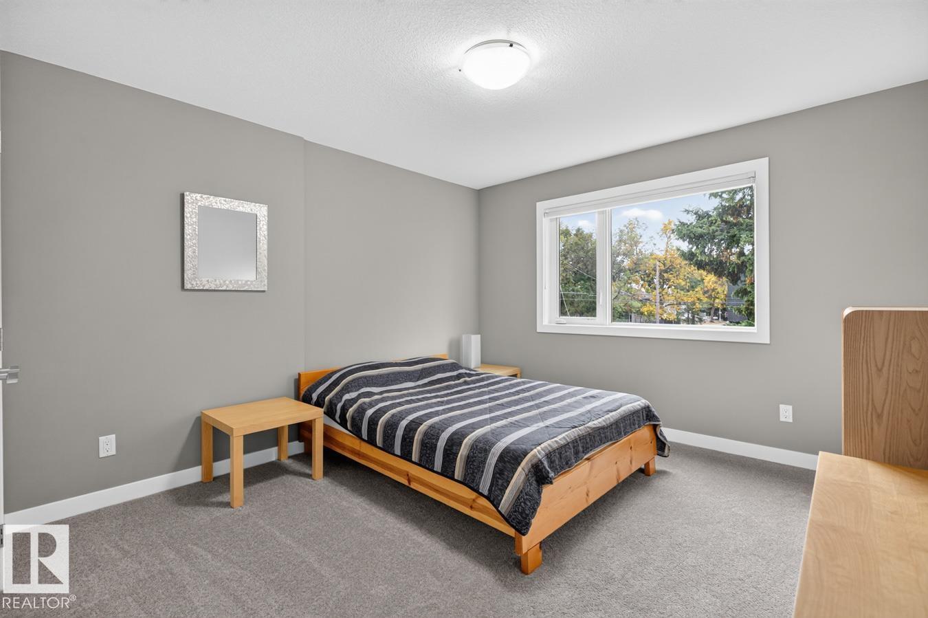 11207 78 AV NW NW