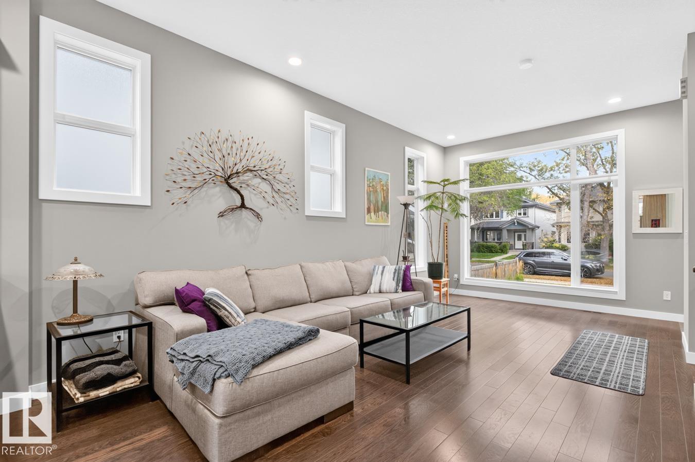 11207 78 AV NW NW