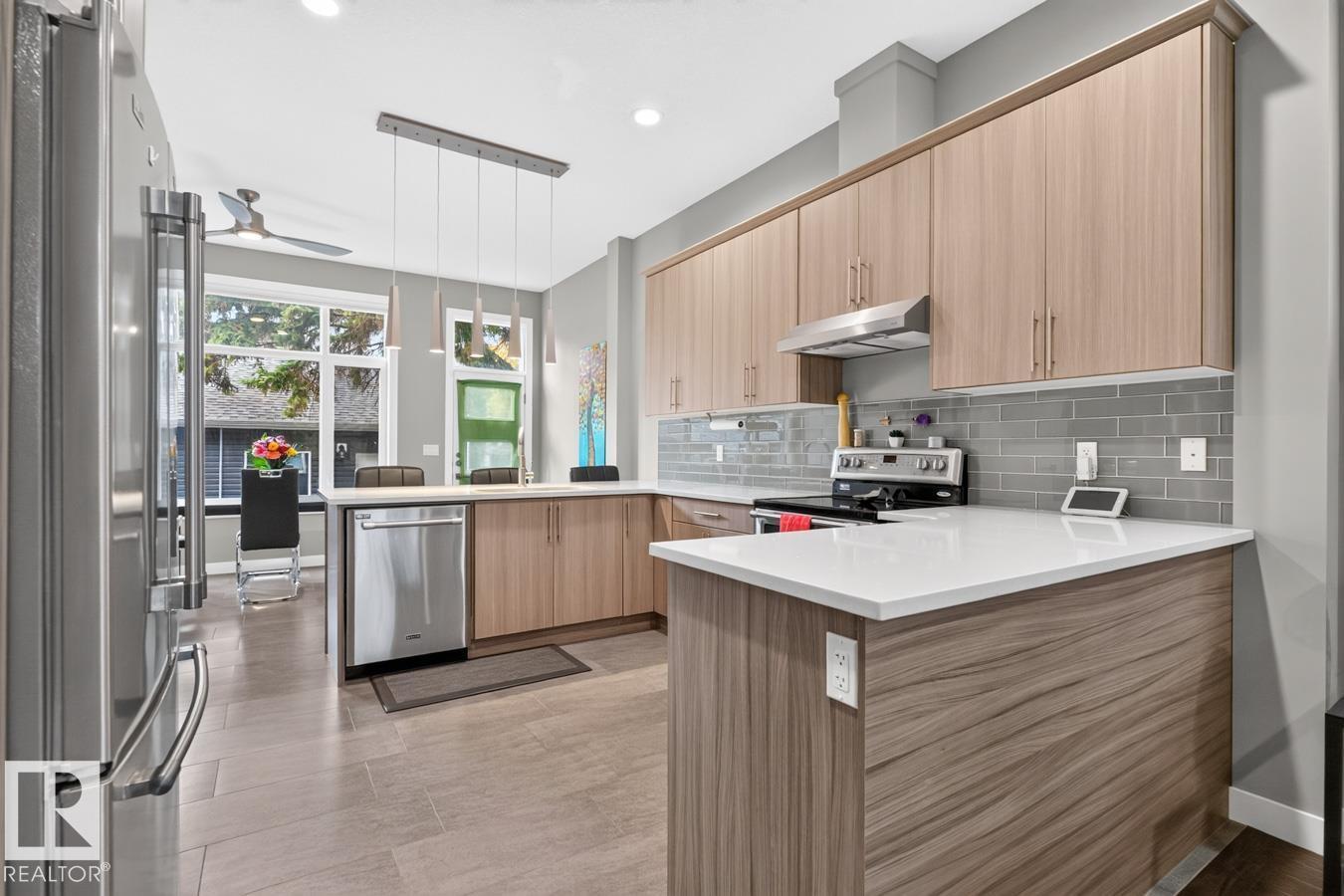 11207 78 AV NW NW