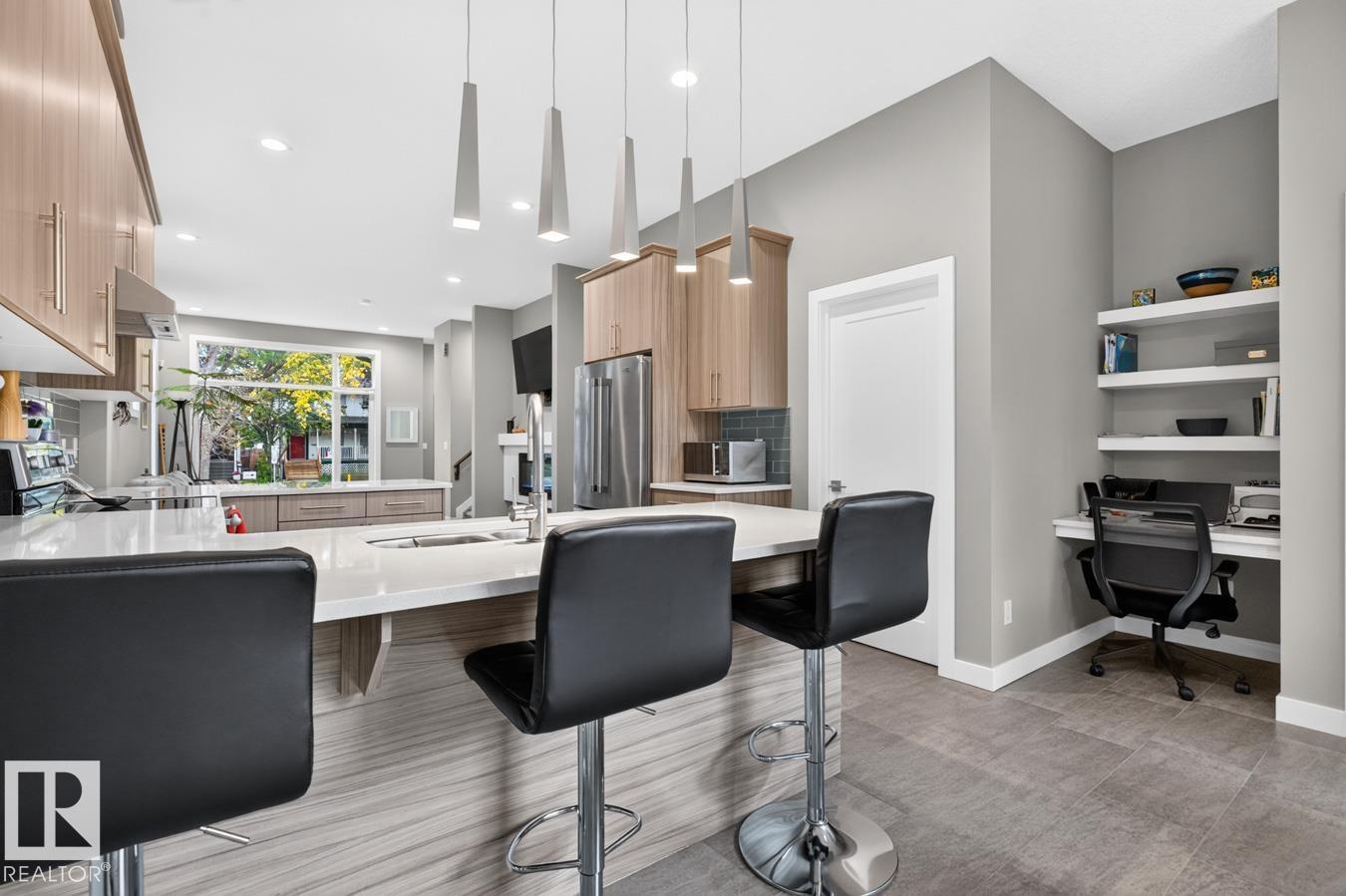 11207 78 AV NW NW