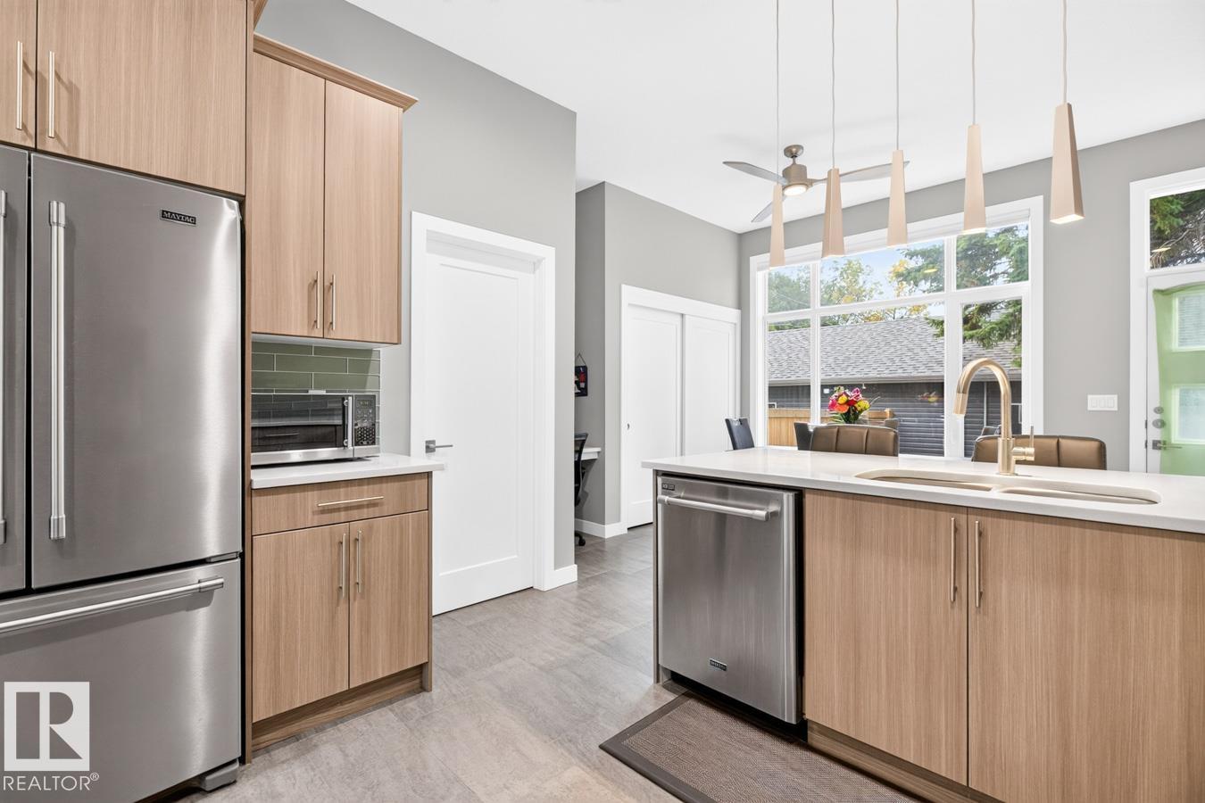 11207 78 AV NW NW