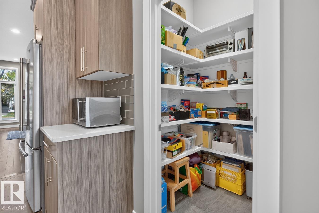 11207 78 AV NW NW