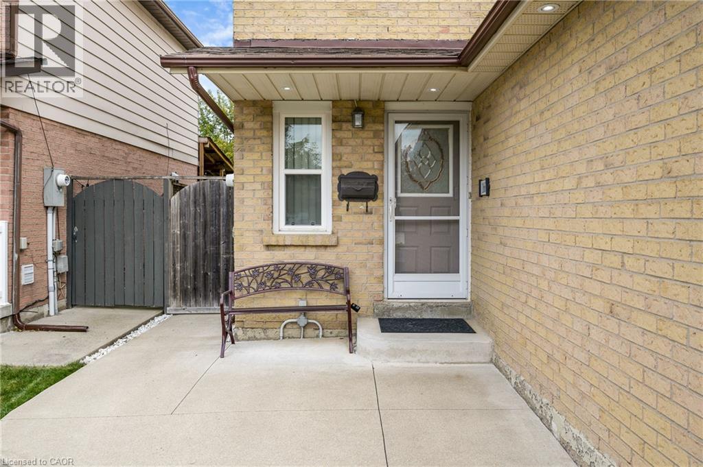 166 Martindale Crescent, Brampton, Ontario  L6X 2V2 - Photo 3 - 40868005