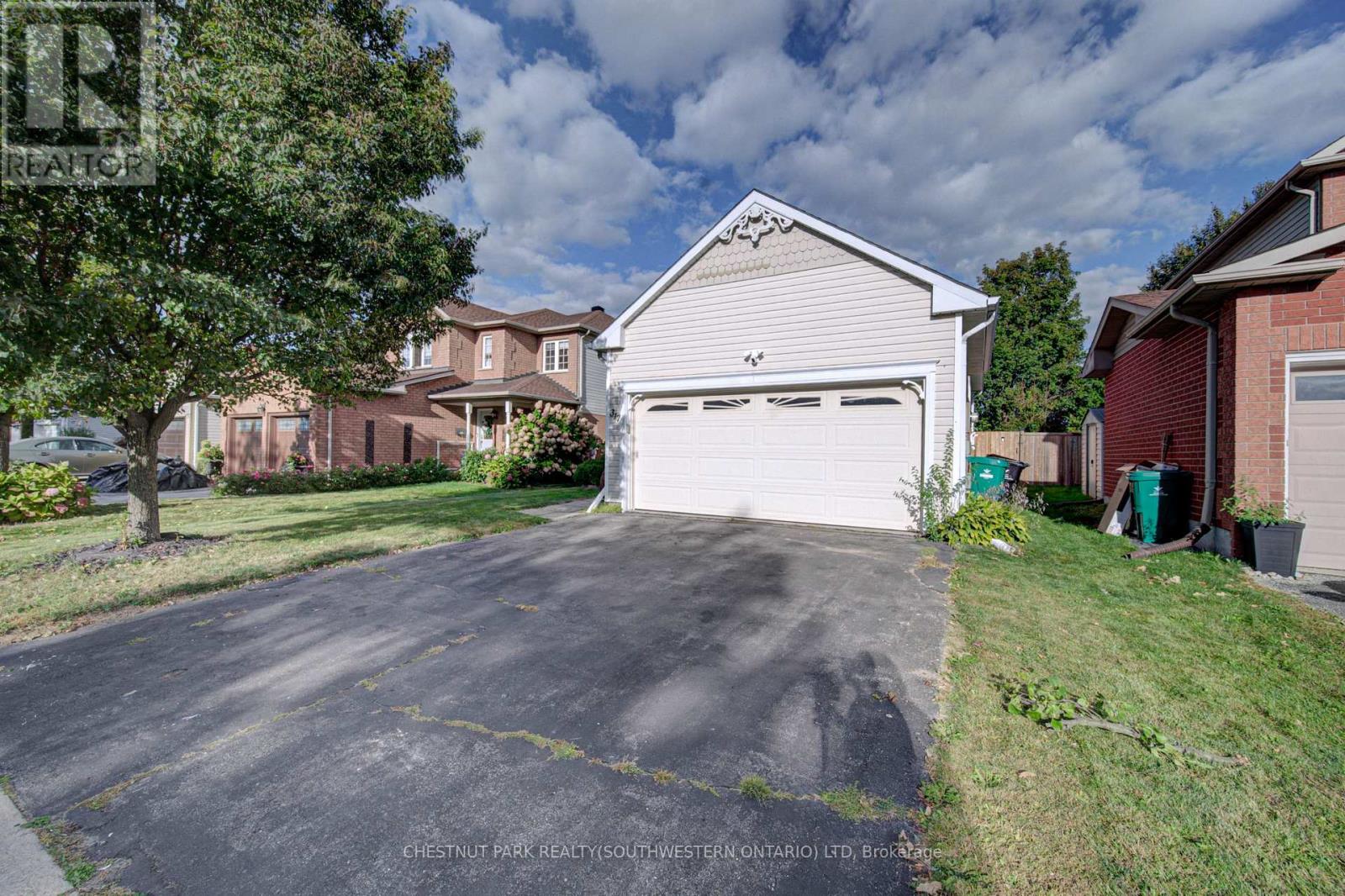 317 Christopher Drive, Cambridge, Ontario  N1P 1C6 - Photo 1 - X13850446