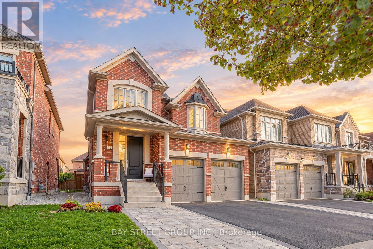 13 MICKLEFIELD AVENUE, Whitby, Ontario