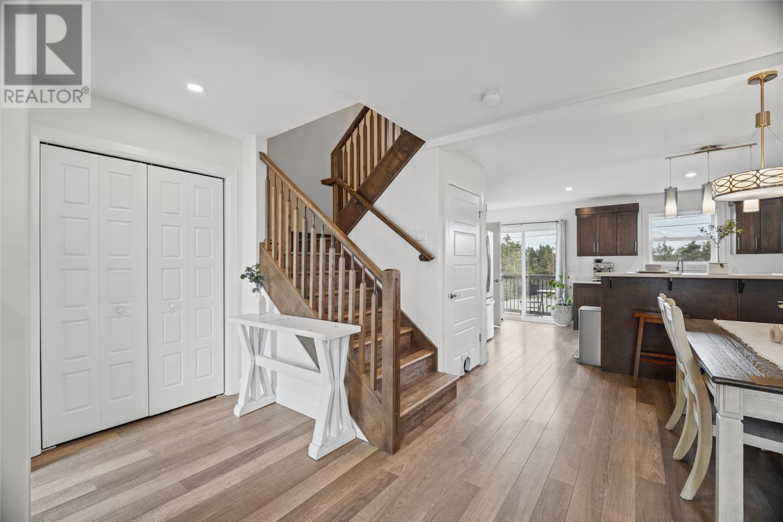 10 Glendale Court photo 6