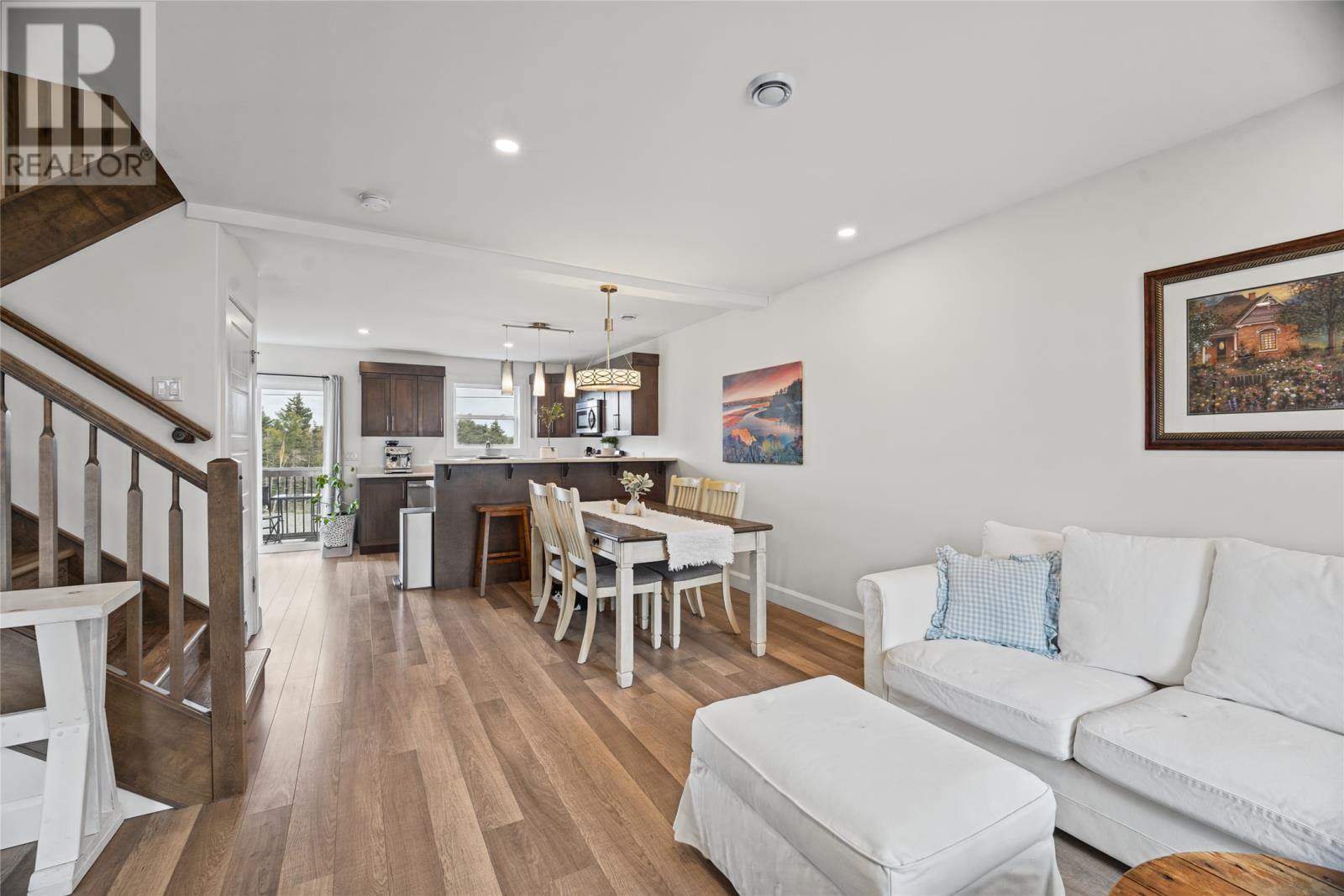 10 Glendale Court photo 5