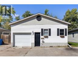 8 SPRUCE, McGregor, Ontario