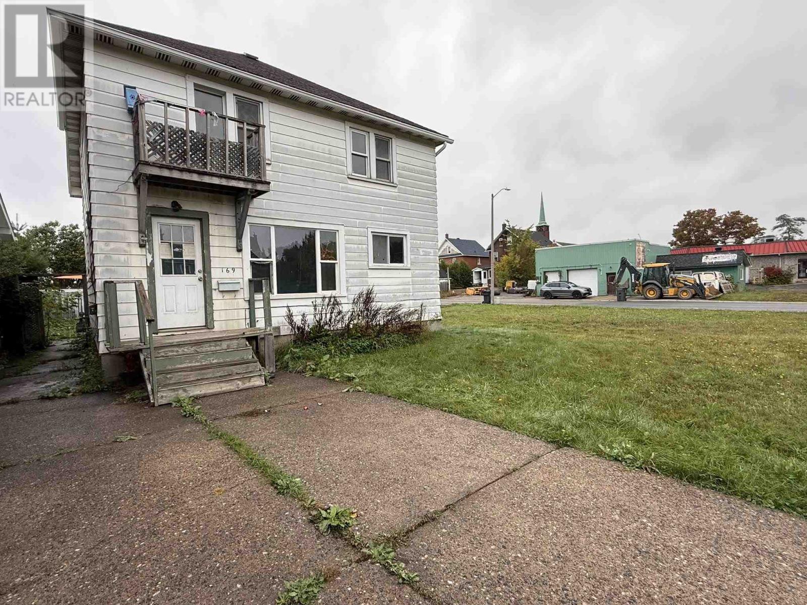 169 Huron St, Sault Ste. Marie, Ontario P6A 1R2 - Photo 2 - SM262726