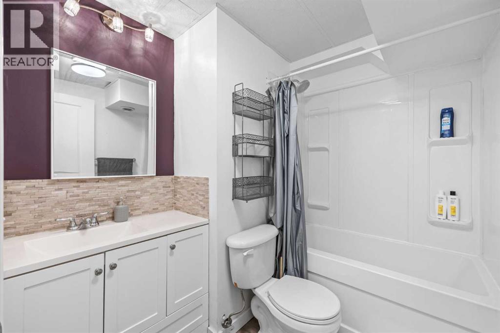 5, 133 Copperpond Heights SE