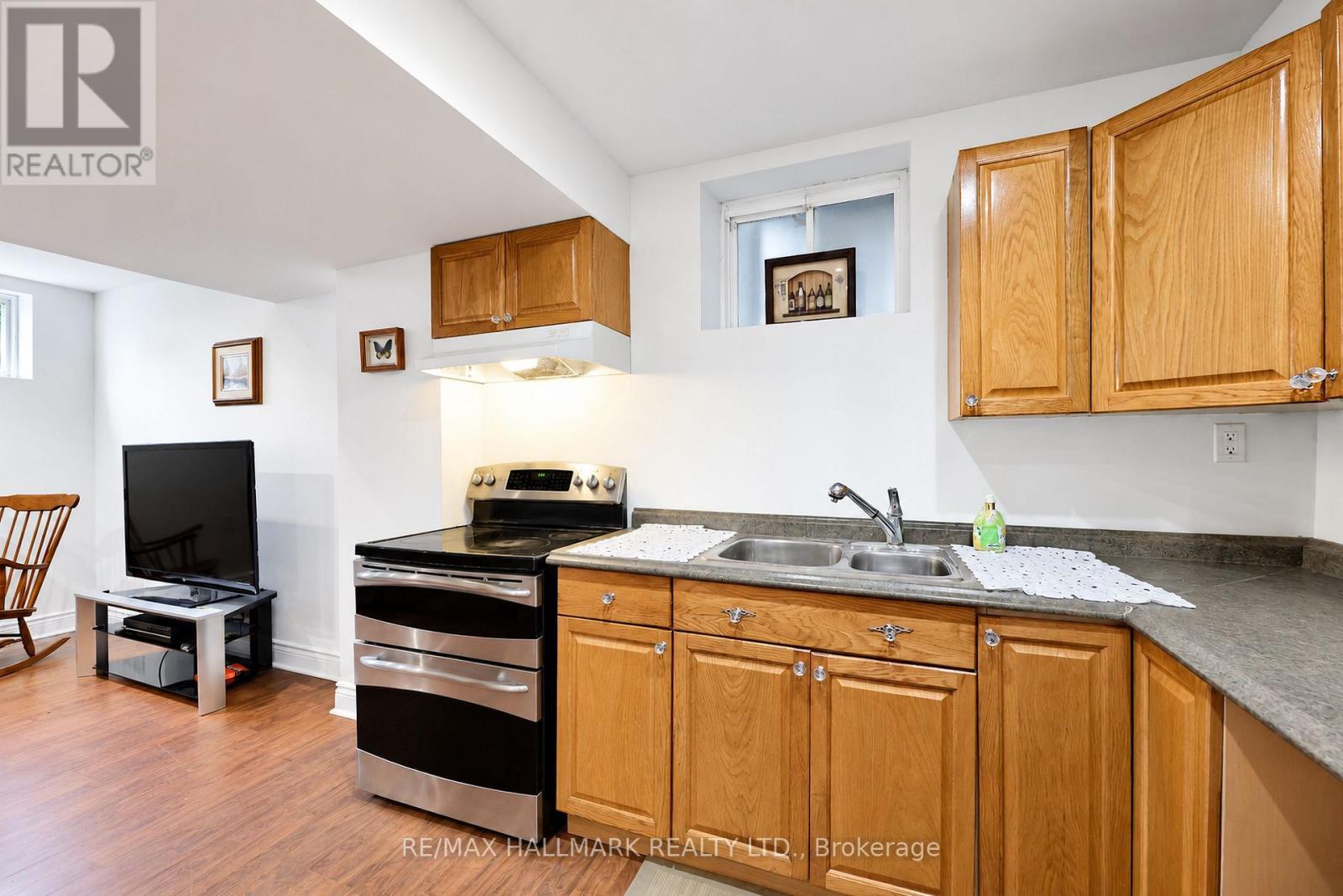 16 Braehead Drive, Richmond Hill, Ontario  L4E 0B3 - Photo 15 - N13830156