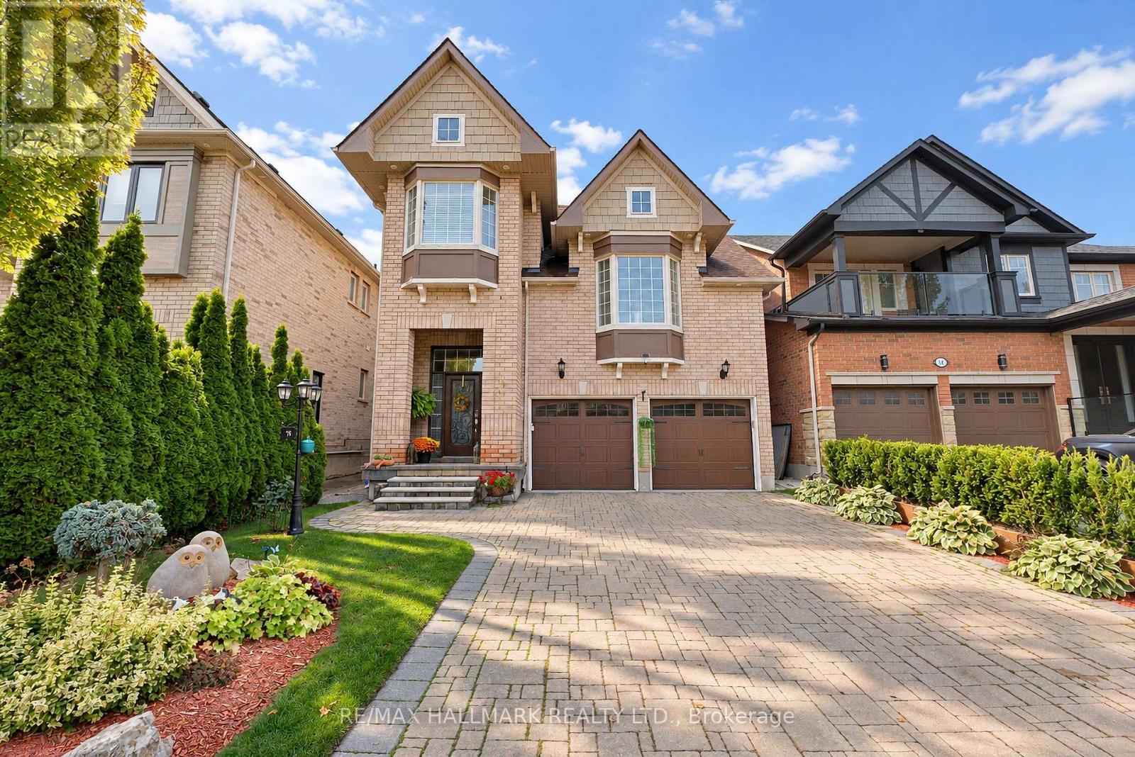 16 Braehead Drive, Richmond Hill, Ontario  L4E 0B3 - Photo 2 - N13830156