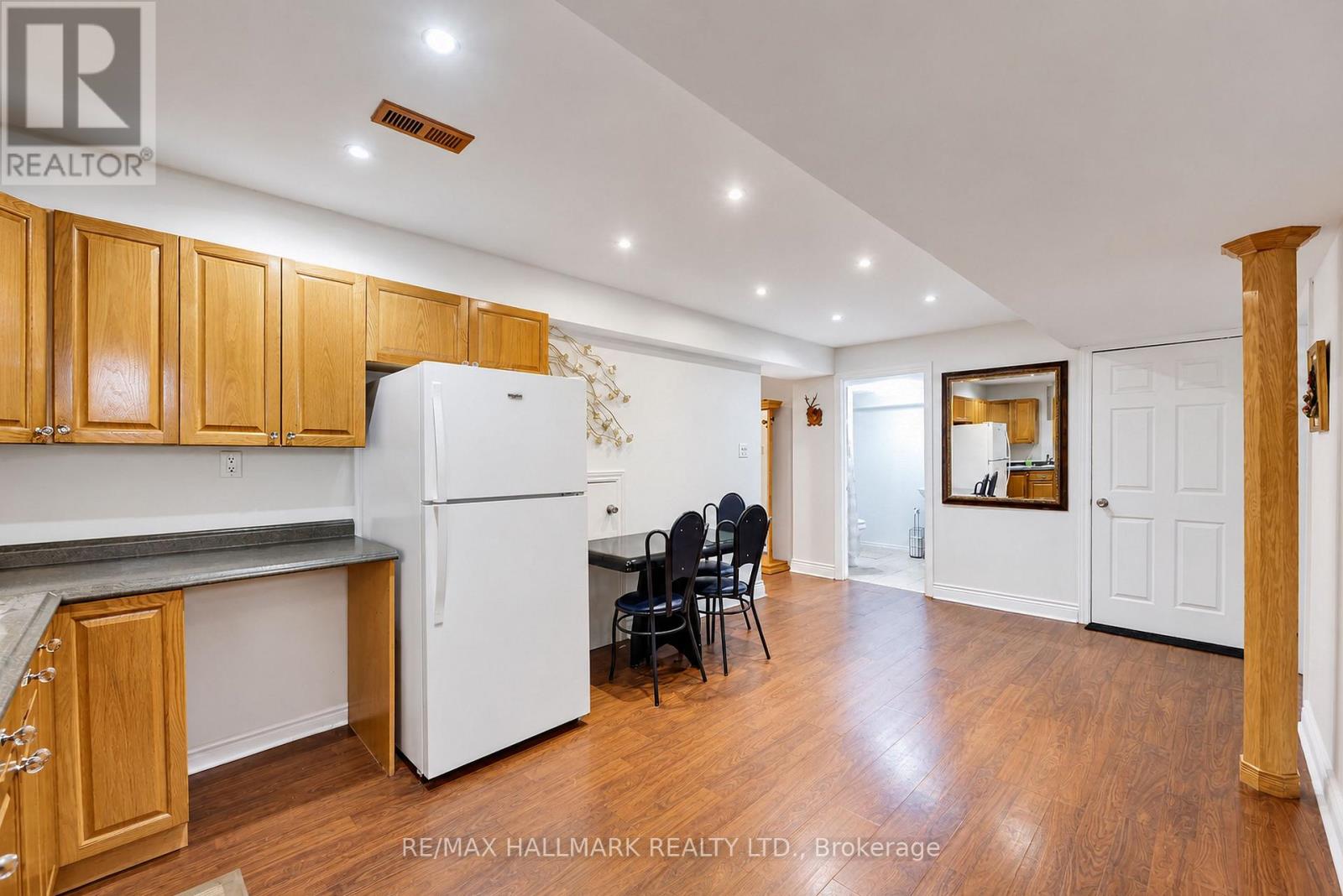 16 Braehead Drive, Richmond Hill, Ontario  L4E 0B3 - Photo 12 - N13830156