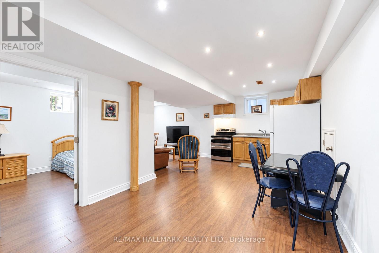 16 Braehead Drive, Richmond Hill, Ontario  L4E 0B3 - Photo 9 - N13830156