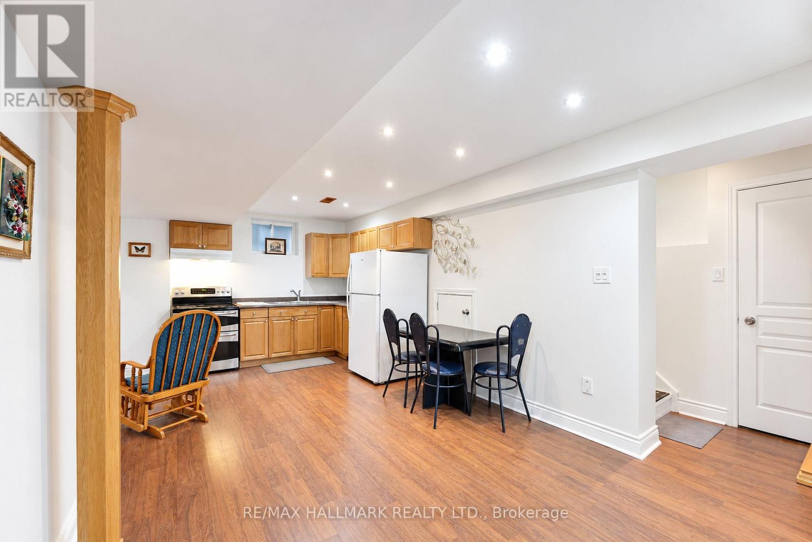 16 Braehead Drive, Richmond Hill, Ontario  L4E 0B3 - Photo 10 - N13830156
