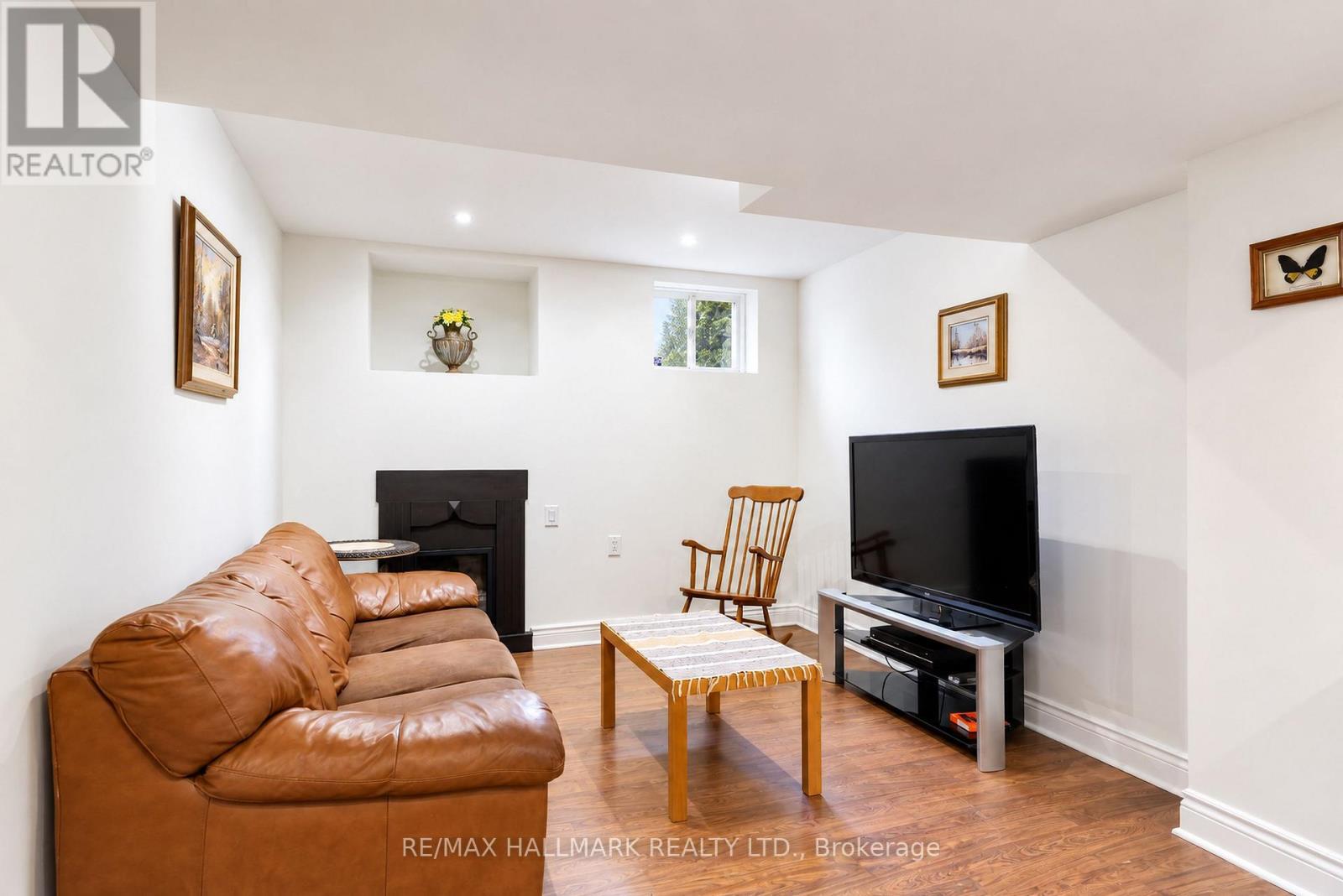 16 Braehead Drive, Richmond Hill, Ontario  L4E 0B3 - Photo 5 - N13830156