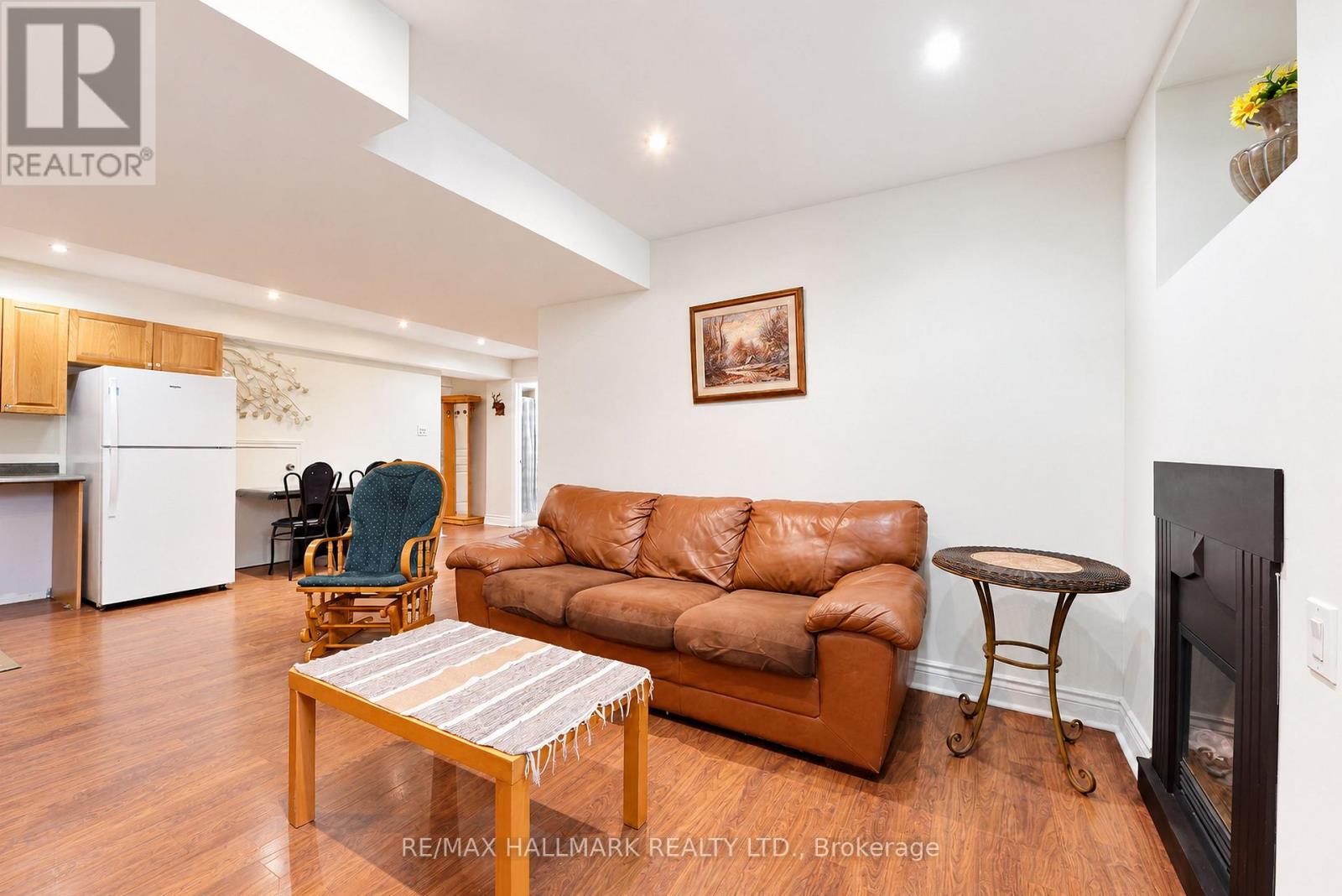 16 Braehead Drive, Richmond Hill, Ontario  L4E 0B3 - Photo 7 - N13830156