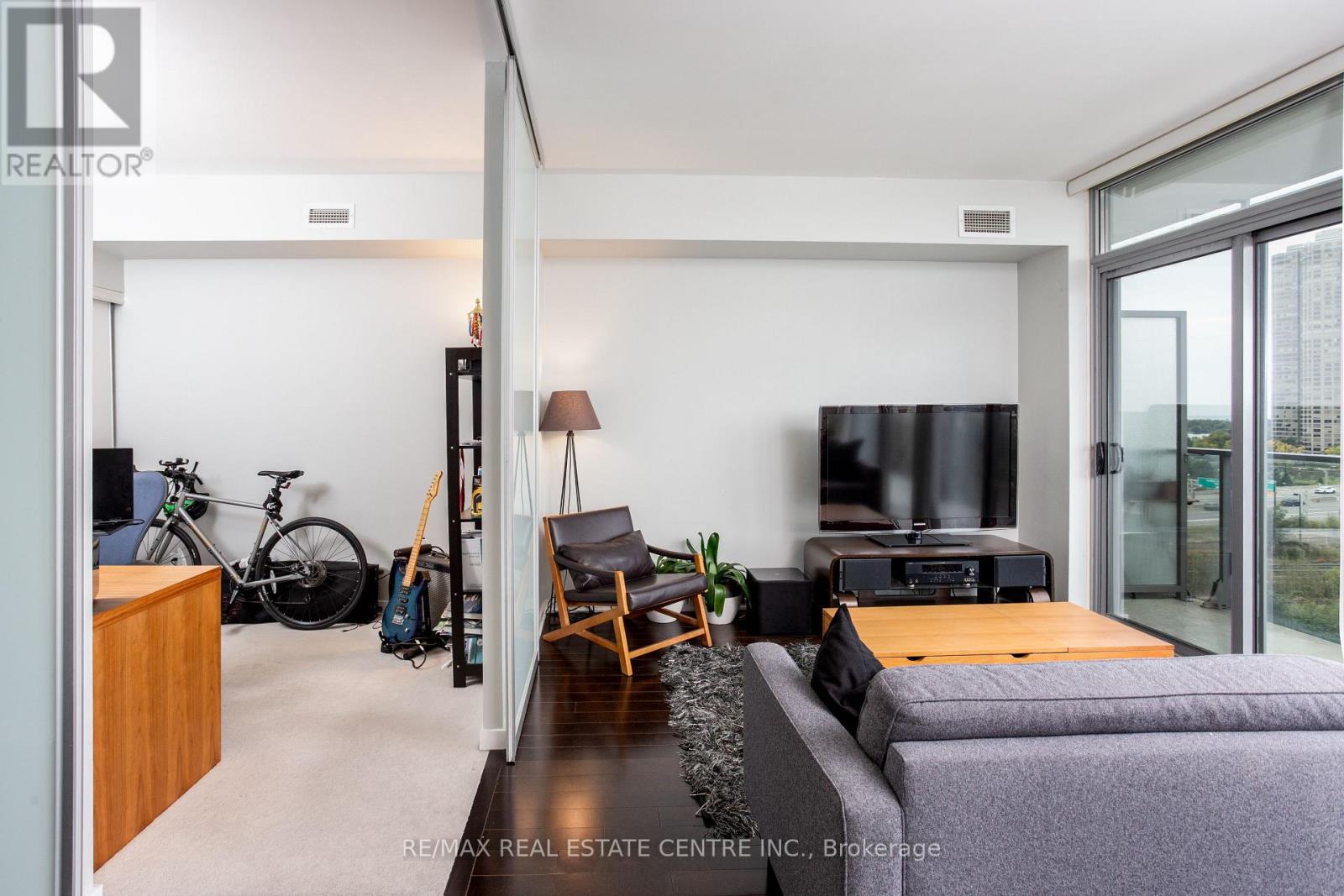 912 - 103 The Queensway, Toronto, Ontario  M6S 5B3 - Photo 11 - W13846270