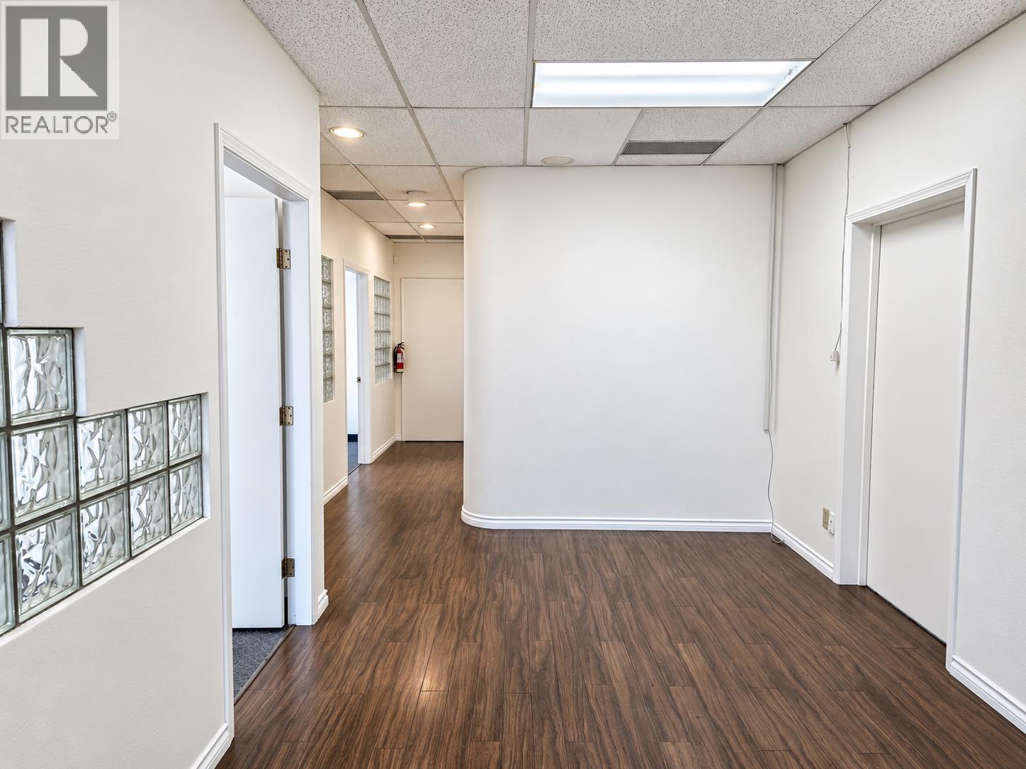 201 927 BRUNETTE AVENUE