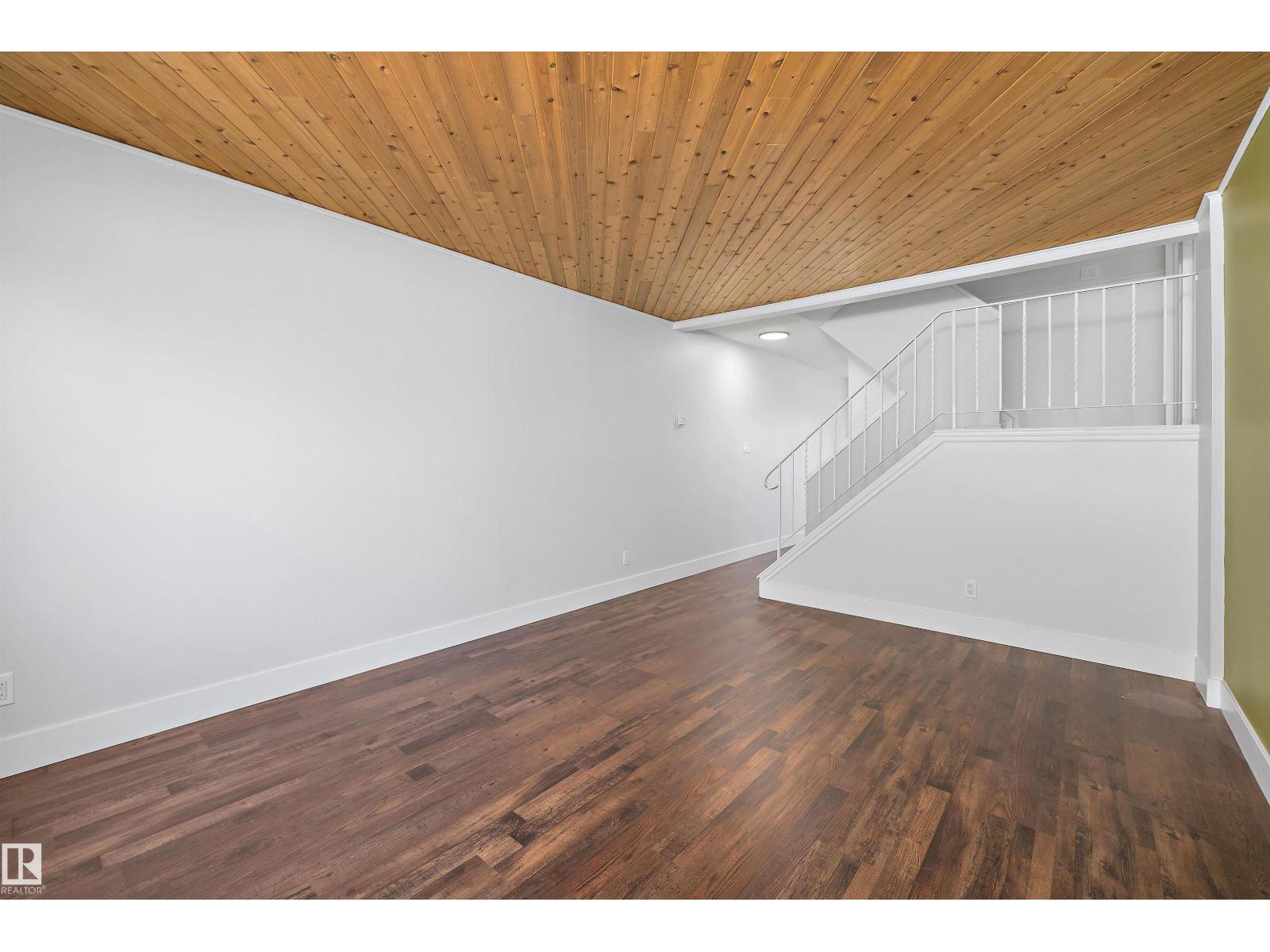 250 CALLINGWOOD TWO NW