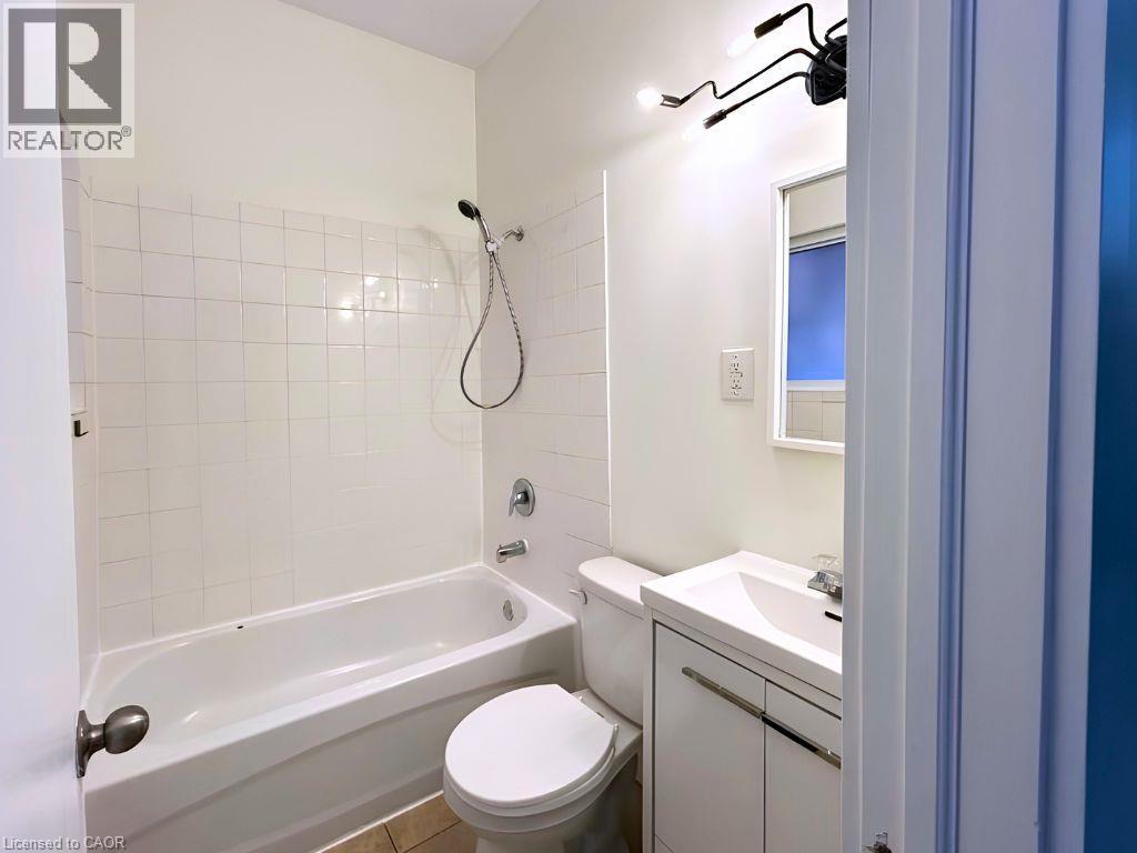 9a Wentworth Street N, Hamilton, Ontario  L8L 5T8 - Photo 8 - 40853393