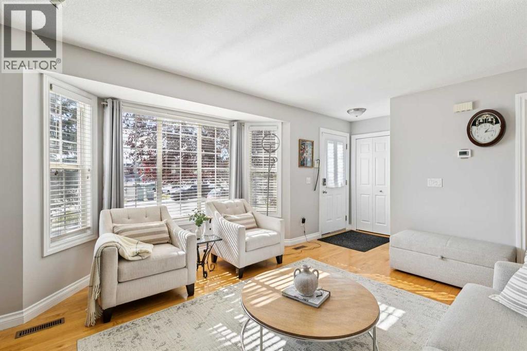 6 Ypres Green Sw, Calgary, Alberta  T2T 6L3 - Photo 3 - A2347078