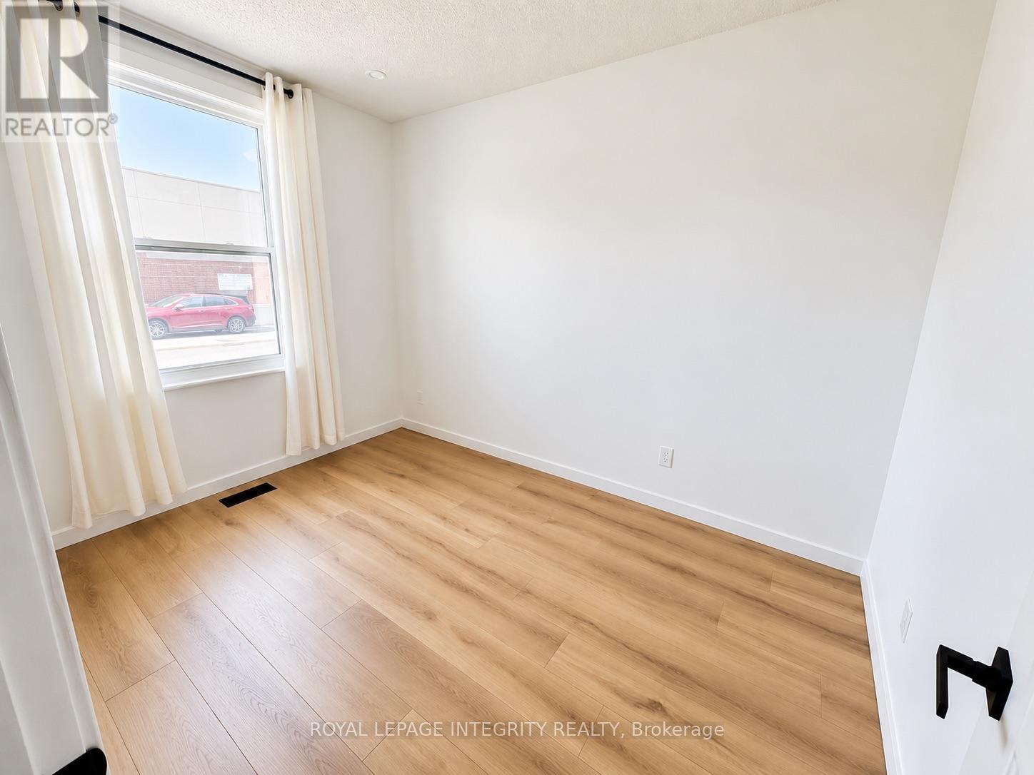 920 Gladstone Avenue, Ottawa, Ontario  K1R 6Y4 - Photo 5 - X13850850