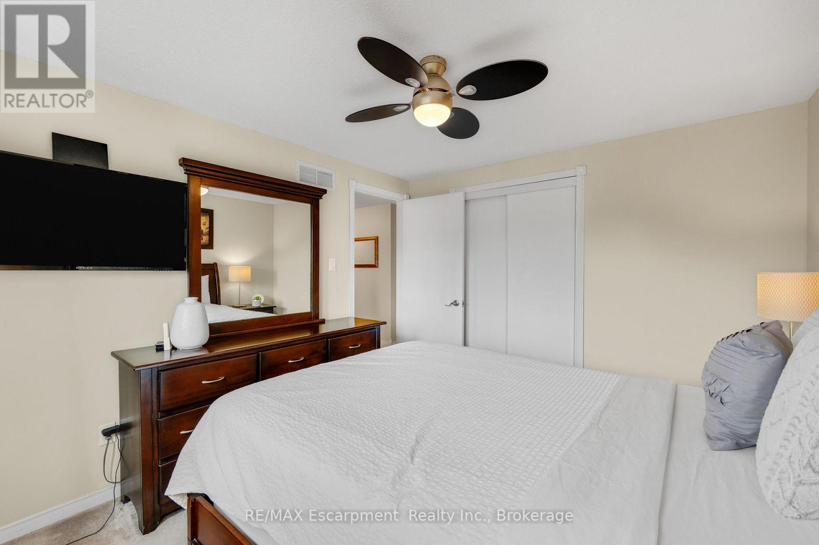 166 Martindale Crescent, Brampton, Ontario  L6X 2V2 - Photo 17 - W13850638