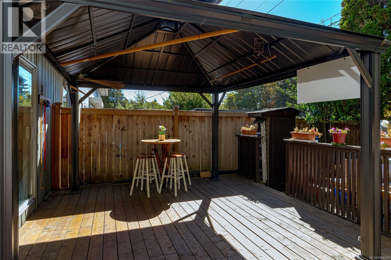 386 Burnside Rd W
