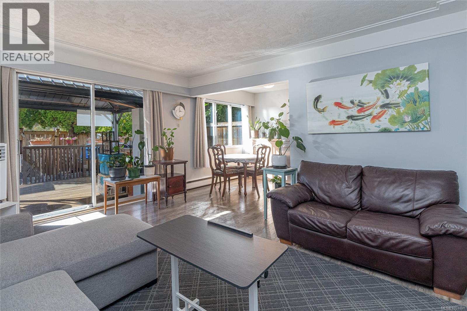 386 Burnside Rd W