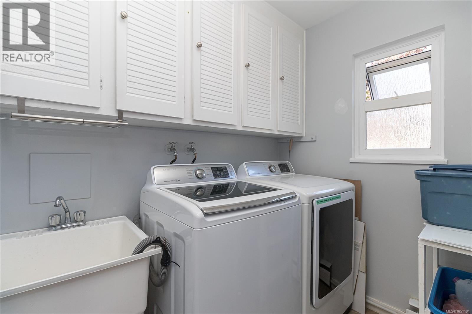 386 Burnside Rd W