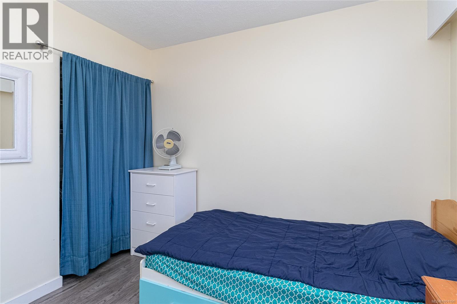 386 Burnside Rd W