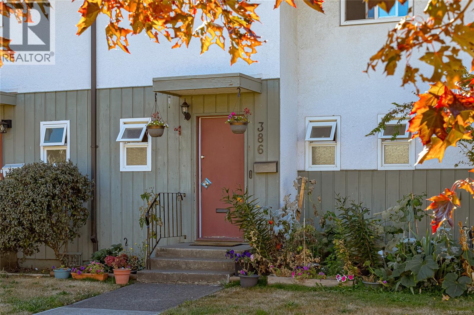 386 Burnside Rd W