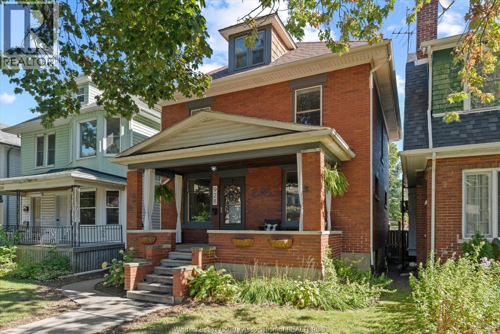 928 Windermere, Windsor, Ontario  N8Y 3C4 - Photo 2 - 26024163