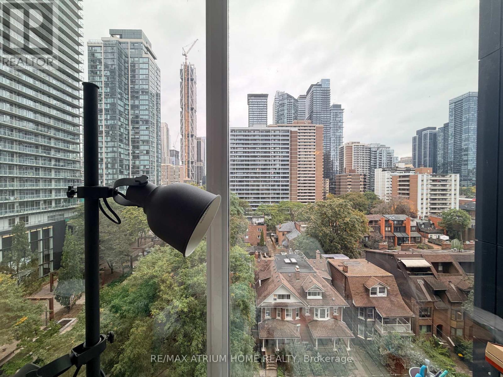 803 - 17 Dundonald Street, Toronto, Ontario  M4Y 0E4 - Photo 3 - C13850704