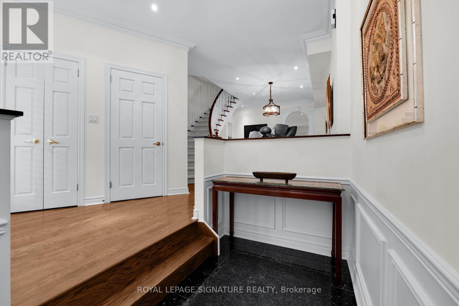 104 Pleasant Boulevard, Toronto, Ontario  M4T 1J8 - Photo 3 - C13850774