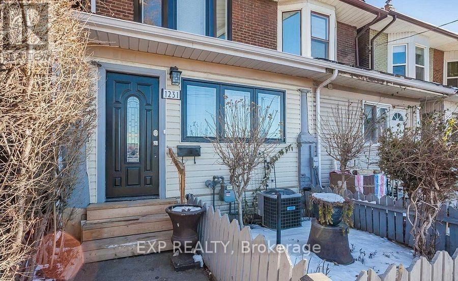 1231 BATHURST STREET, Toronto, Ontario