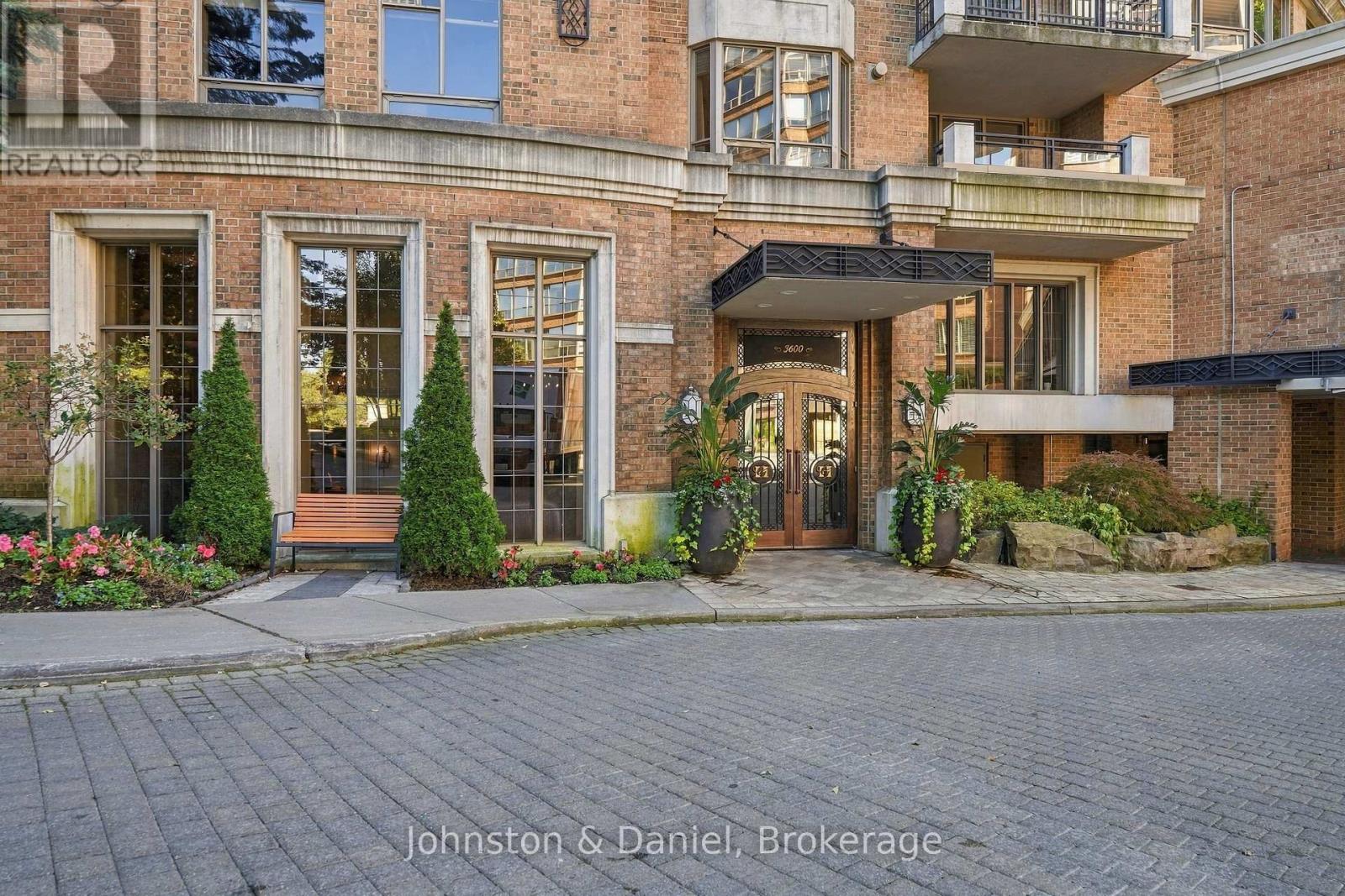 729 - 3600 YONGE STREET Toronto (Bedford Park-Nortown) Ontario Canada M4N3R8 2