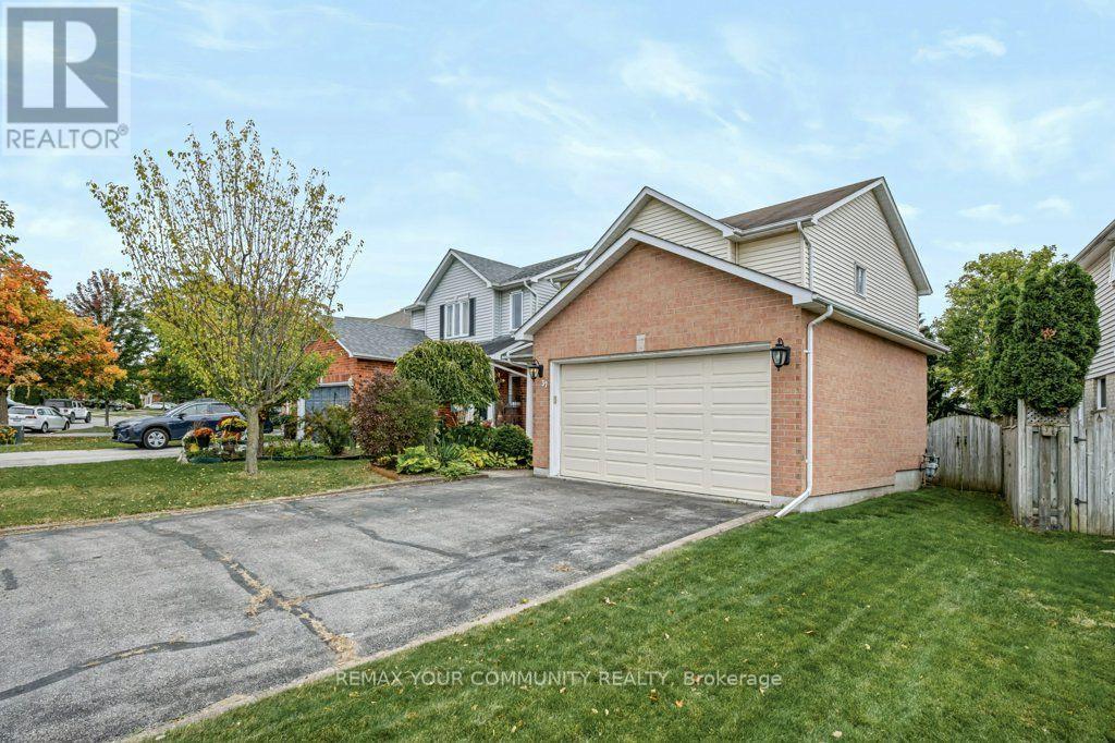 37 Brownstone Crescent, Clarington, Ontario  L1E 2Y1 - Photo 2 - E13850654