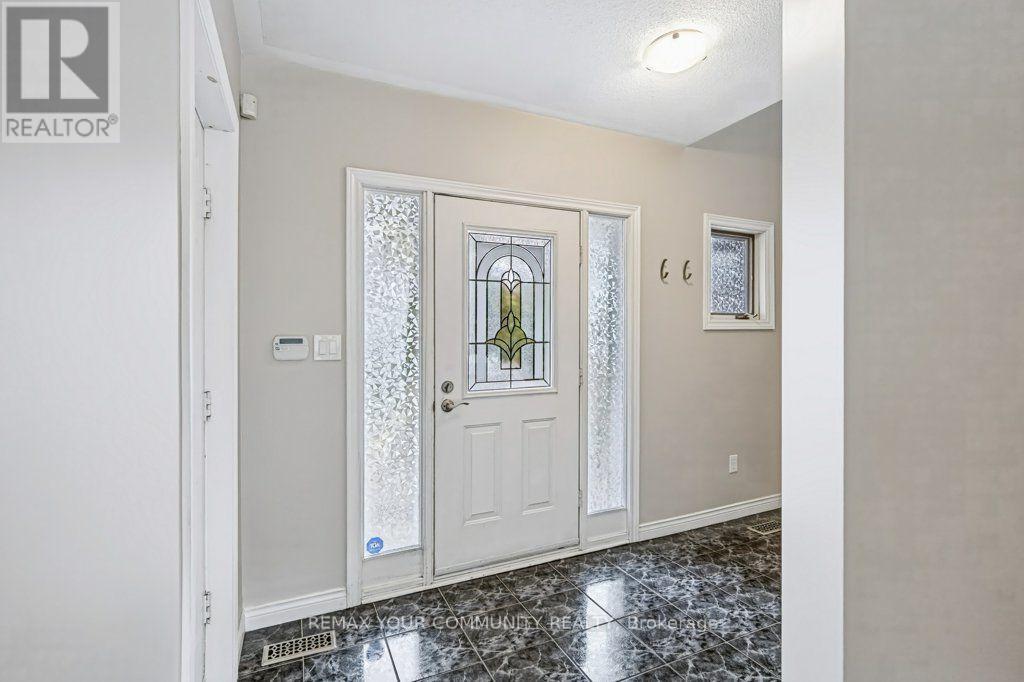 37 Brownstone Crescent, Clarington, Ontario  L1E 2Y1 - Photo 4 - E13850654