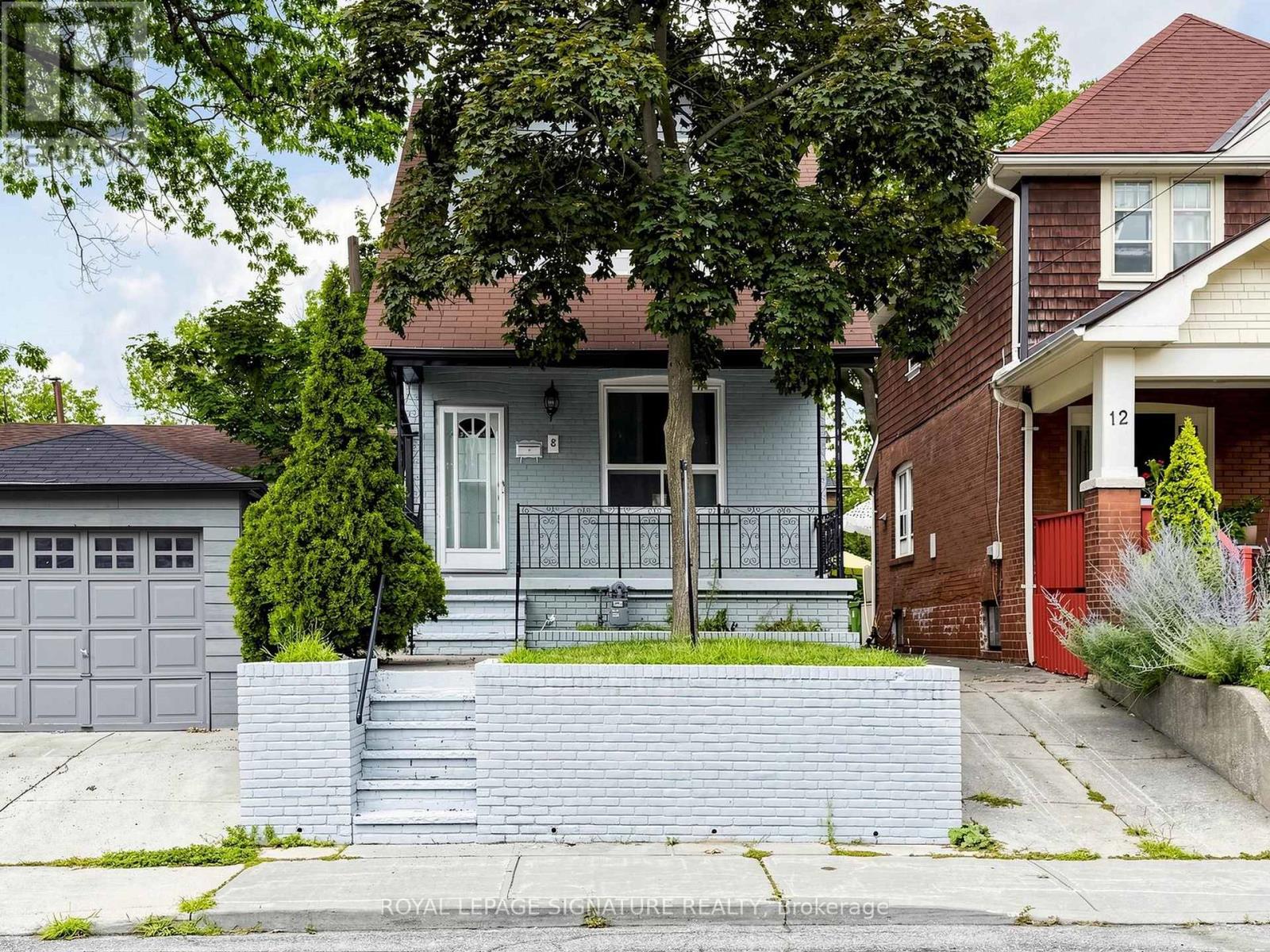 8 HARRIS AVENUE, Toronto, Ontario
