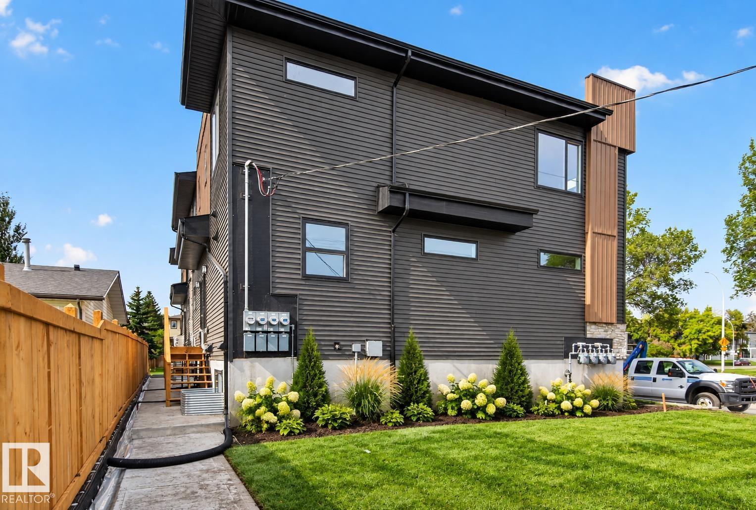 9945 154 ST NW